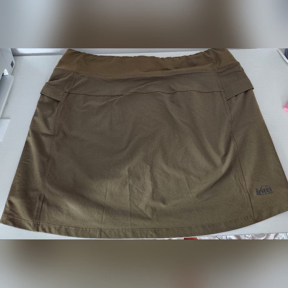 REI Athletic Olive Green Skirt - Size XL